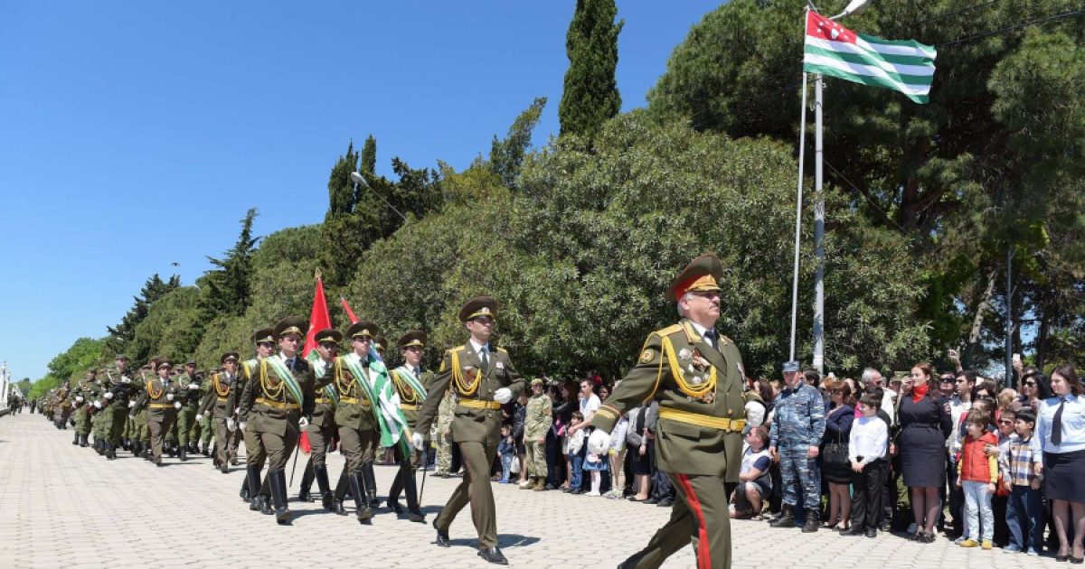 Более 600 военных Абхазии и РФ примут участие в параде ко Дню Победы 9 мая в Сухуме