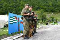 Погранподразделения РФ в Абхазии приступили к досрочному голосованию на выборах президента